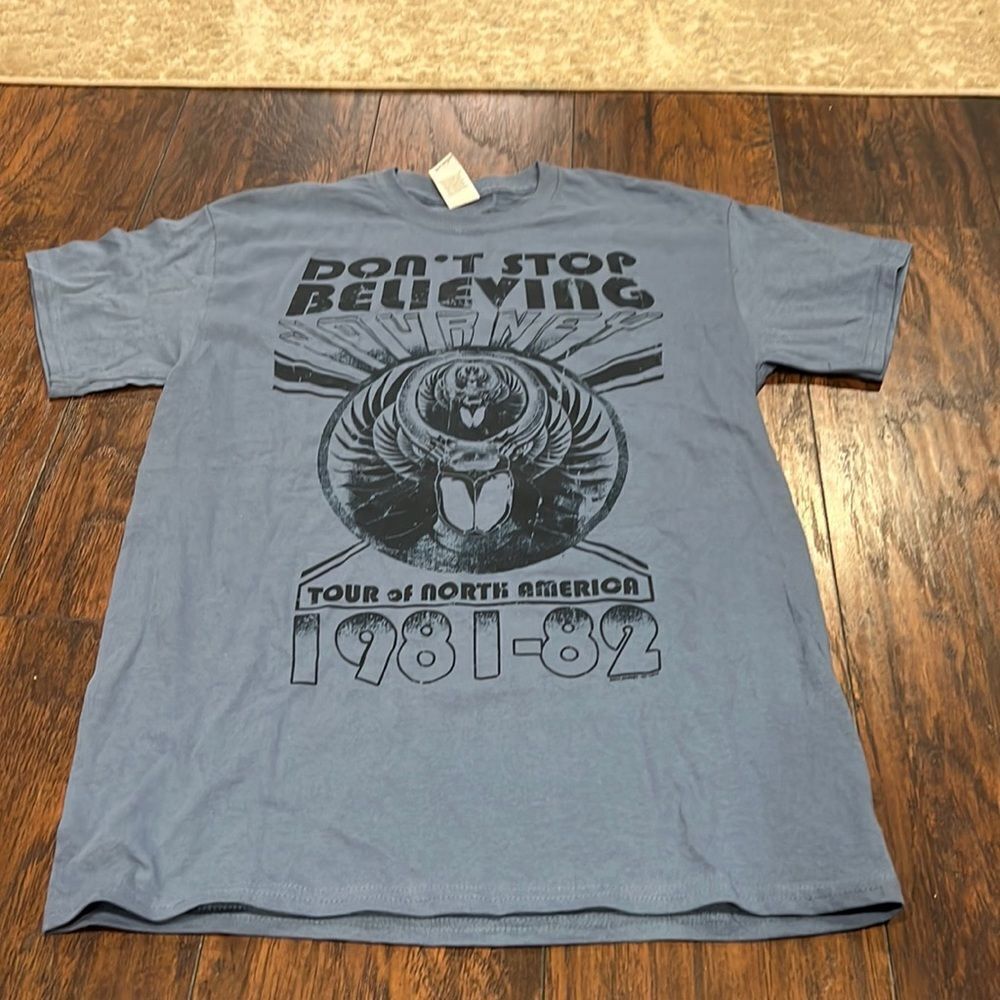 JOURNEY
Don't Stop Believing 1981-82 Event T-shirt size M tee is from 2010‎  EUC